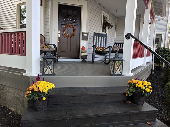 2nd image of 710 E High St