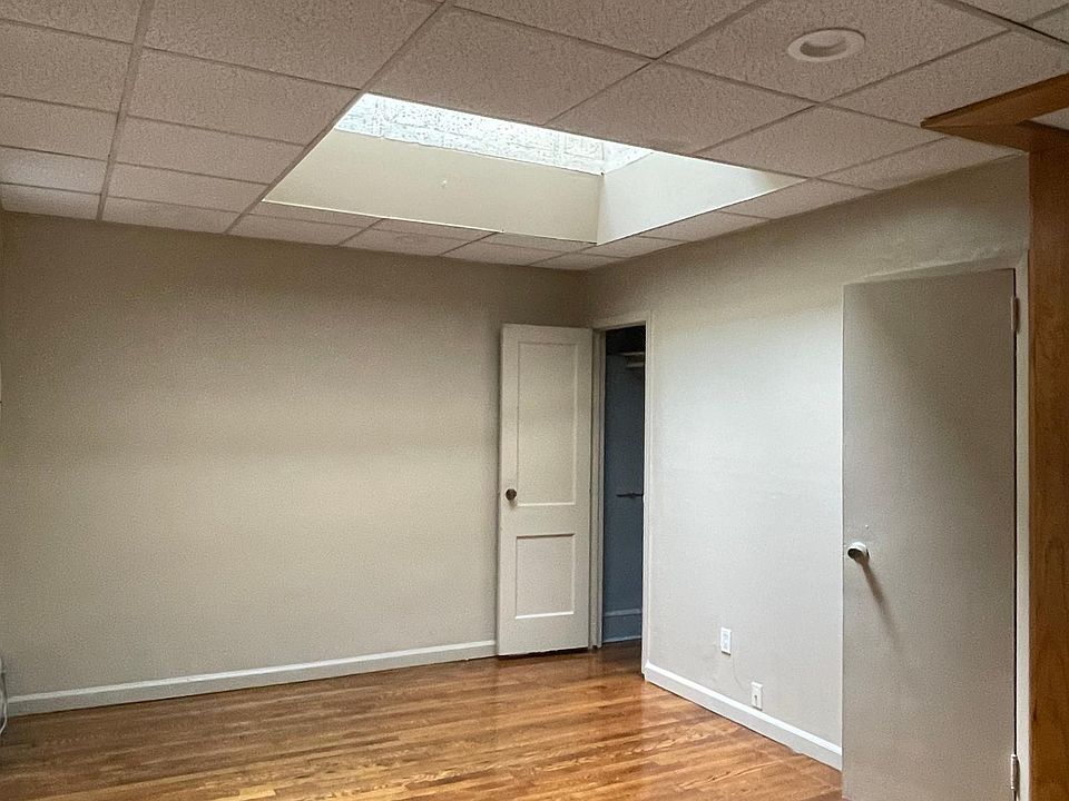 1st image of 200 Jericho Tpke APT 2