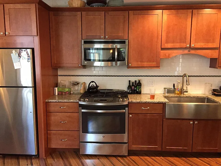 110 Montgomery St #403 — Photo 6