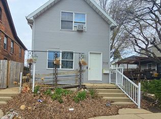 719 E 22nd St, Dubuque, IA 52001