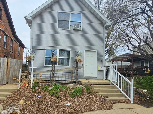 719 E 22nd St, Dubuque, IA 52001