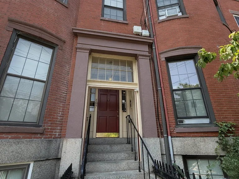 187 Webster St #2 — Photo 20