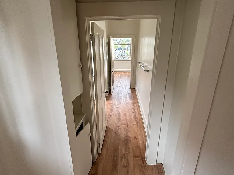 411 W De La Guerra St — Photo 10