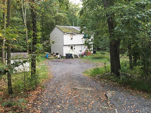 2nd image of 219 Castle Dr