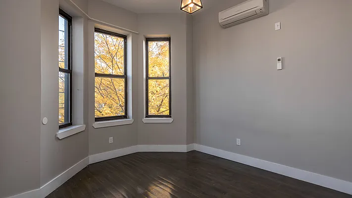 Rented by Nooklyn NYC LLC | media 32