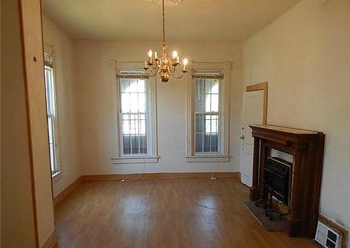 4th image of 4607 E 9th St