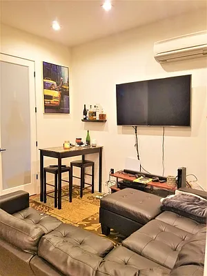 Rented by Space Link Realty | media 4