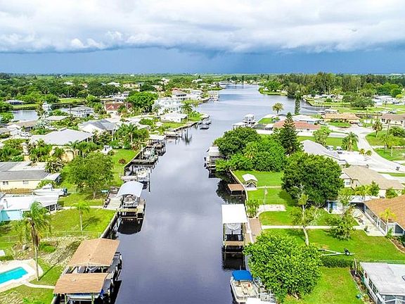 5th image of 807 Blue Heron Blvd