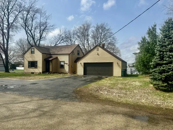 301 4th St E, Lyndon, IL 61261