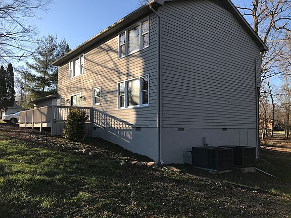 2nd image of 3447 Mountain View Ln
