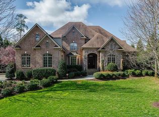 3044 Kings Manor Dr, Matthews, NC 28104