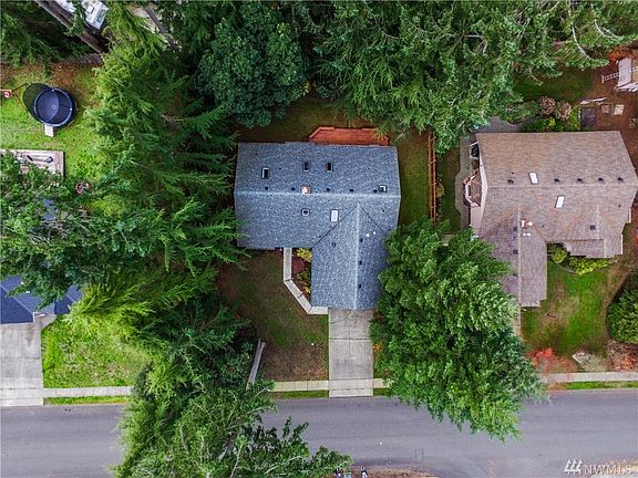 2nd image of 511 Stonewood Dr SE