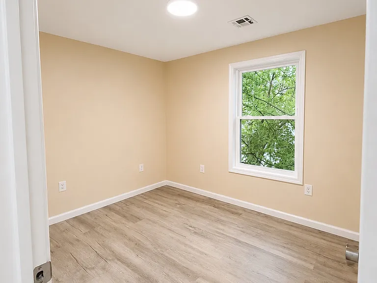 244 Keen St #2 — Photo 6