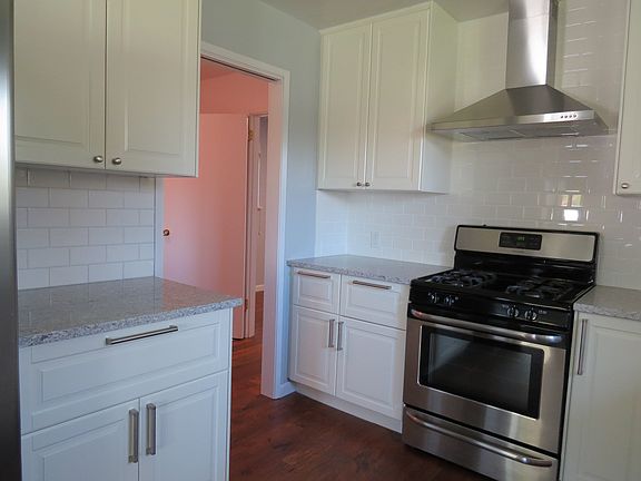 4th image of 200 Toyon Dr