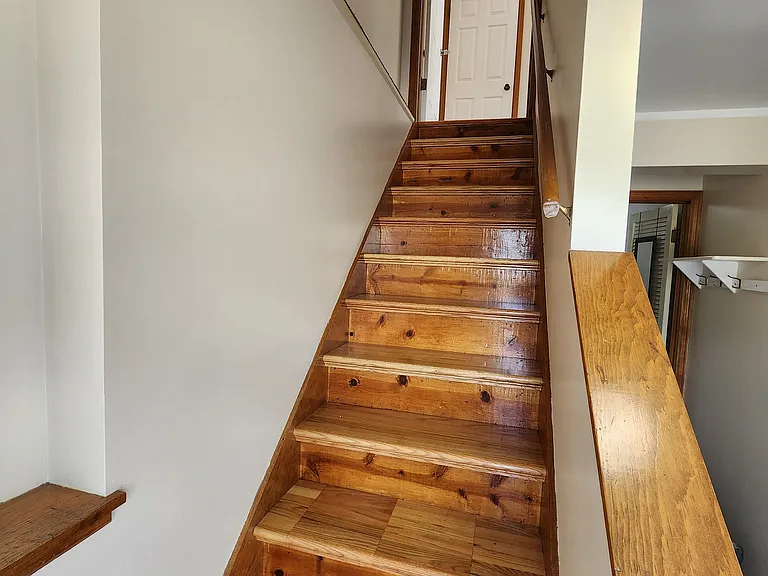 27 Valley St #A — Photo 10