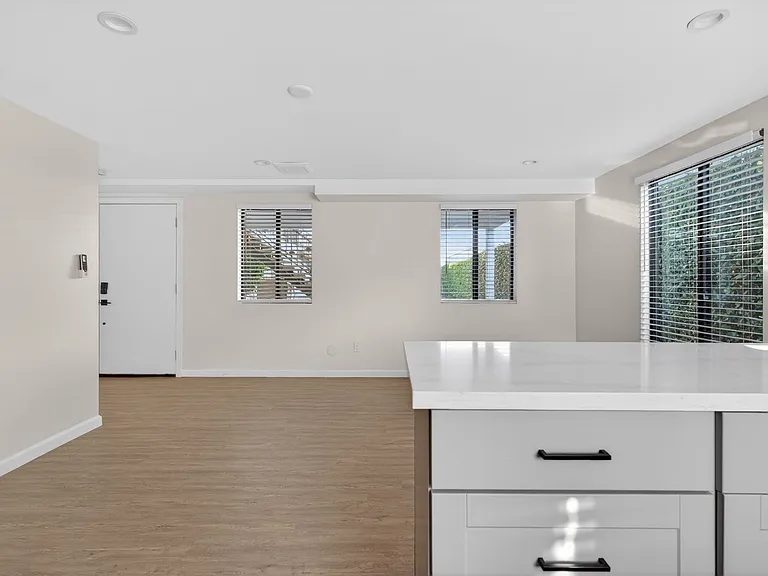 1751 Cabrillo Ave — Photo 15
