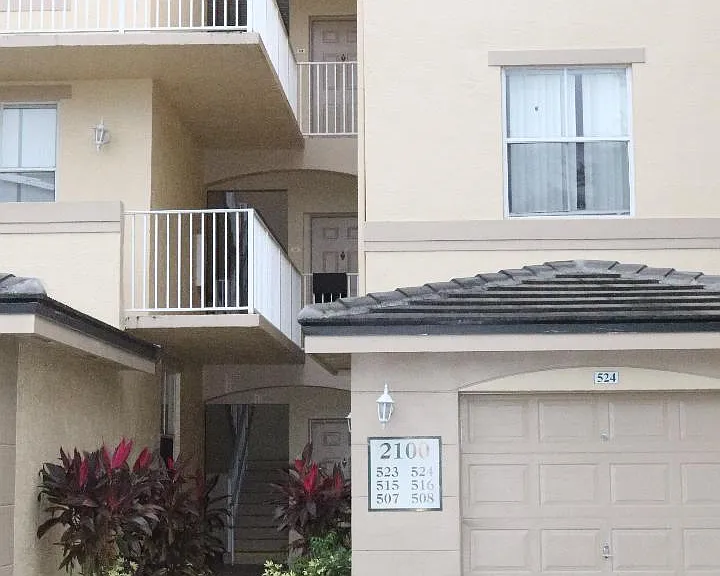 2100 Greenview Shores Blvd #508 — Photo 7