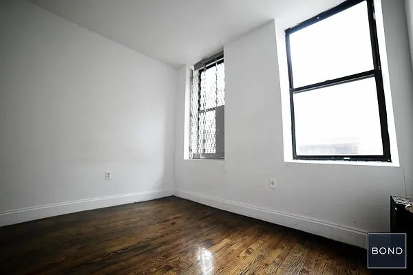 Rented by Bond New York | media 31