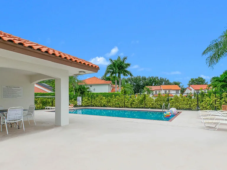 13504 Fountain View Blvd — Photo 31