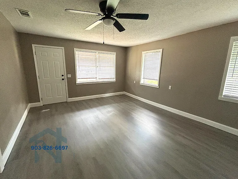601 Thomas St — Photo 4