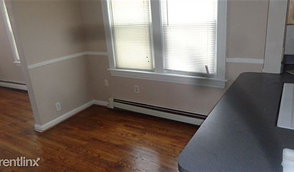 18100 ROSETTA ST DINING RM