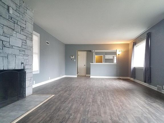3rd image of 4335 N Teutonia Ave