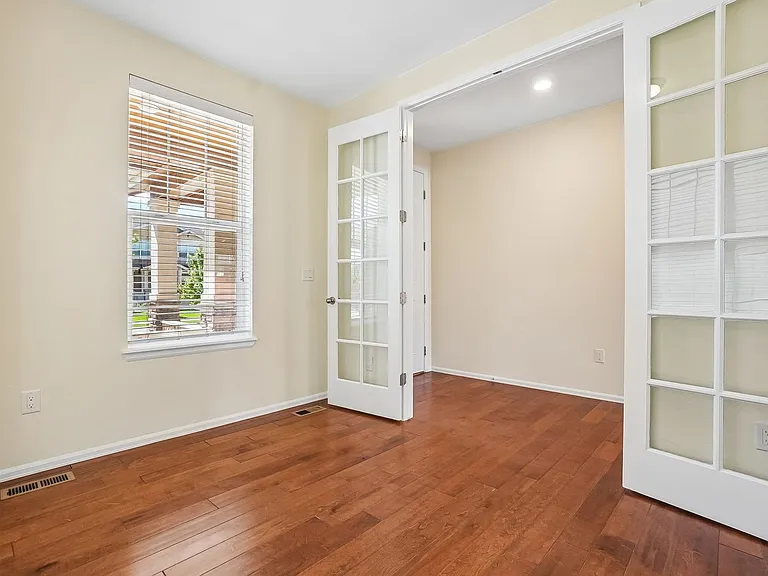 15017 Chicago St — Photo 25