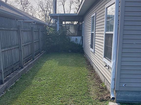 3rd image of 6933 Lepetite Court Plz