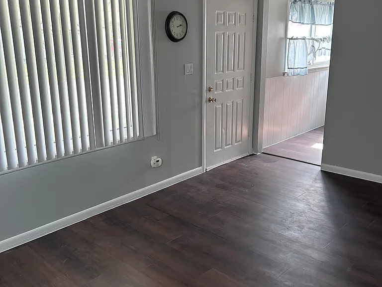 11245 Timken Ave — Photo 4