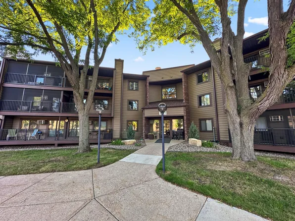 7601 101st St W #200, Bloomington, MN 55438