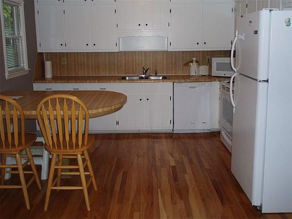 5th image of 2601 Lake Capri Dr