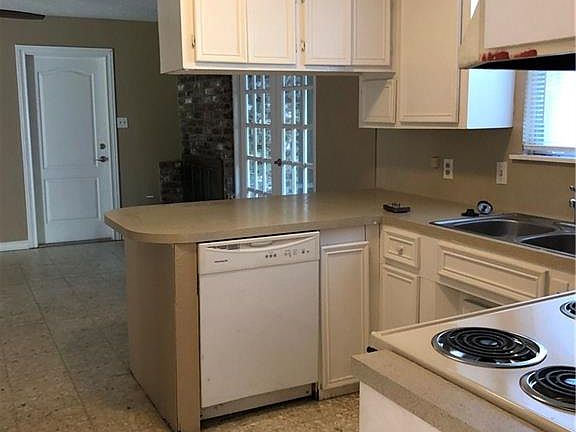 2nd image of 128 Fulton Pl