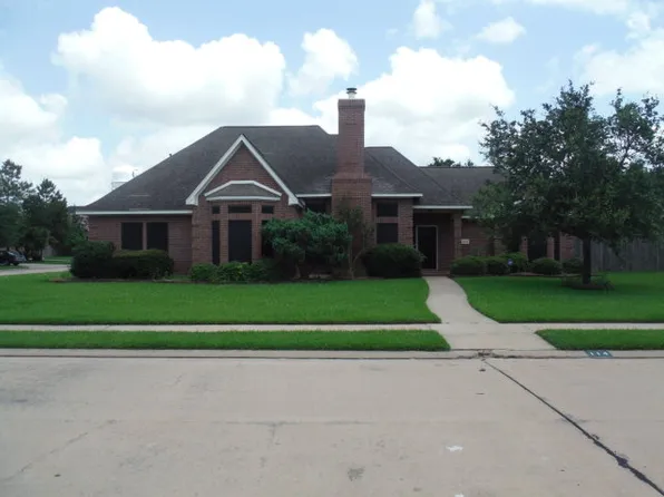 114 Indian Paintbrush, Lake Jackson, TX 77566