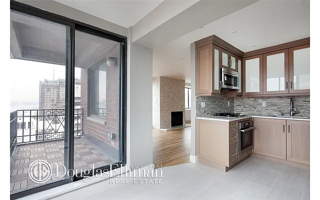 Sold by Douglas Elliman | media 10