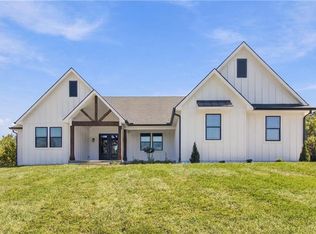 36401 E Bynum Spur Rd, Lone Jack, MO 64070