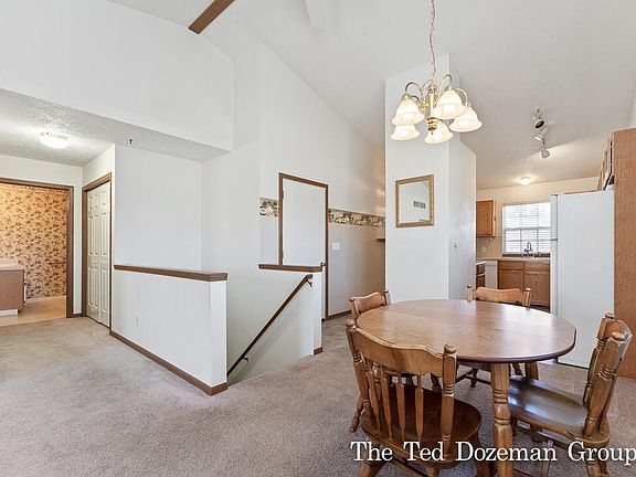 3rd image of 633 Wilshire Ct