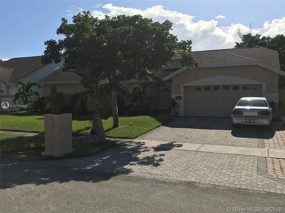 1st image of 5235 NW 75th Ave