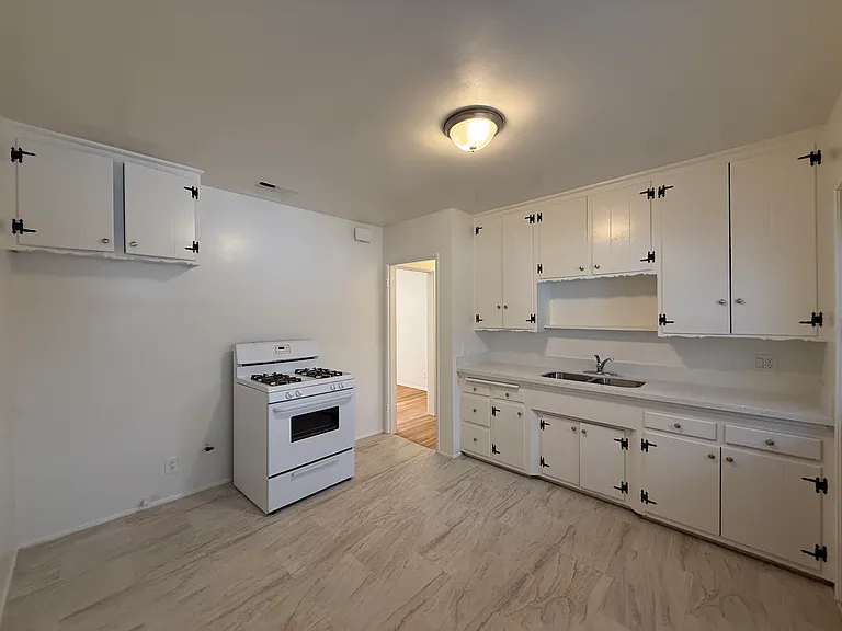 406 E Dryden St #2 — Photo 7