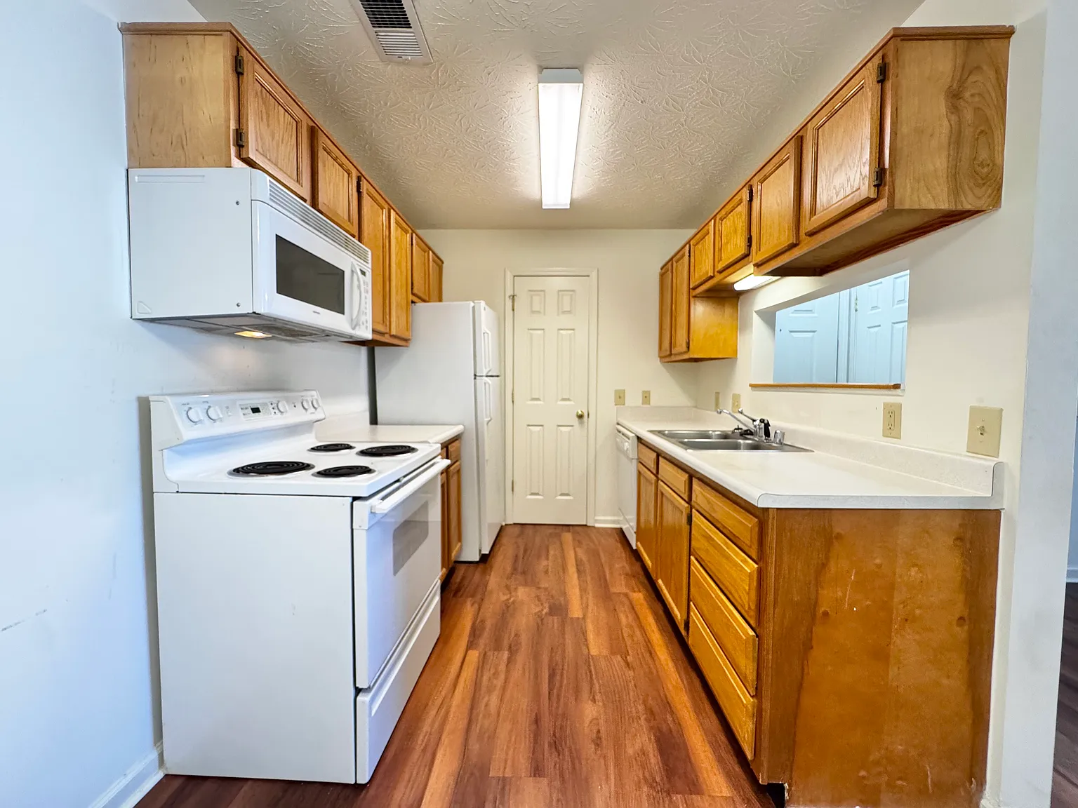 Forest Creek Apartments — Photo 3