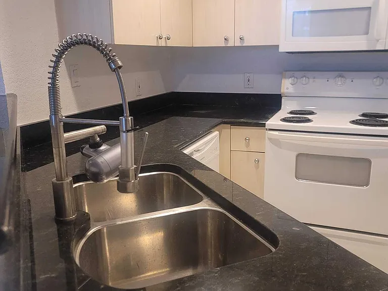 1801 N Flagler Dr #408 — Photo 15