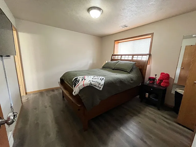 8204 S Hughes Ave #2 — Photo 24