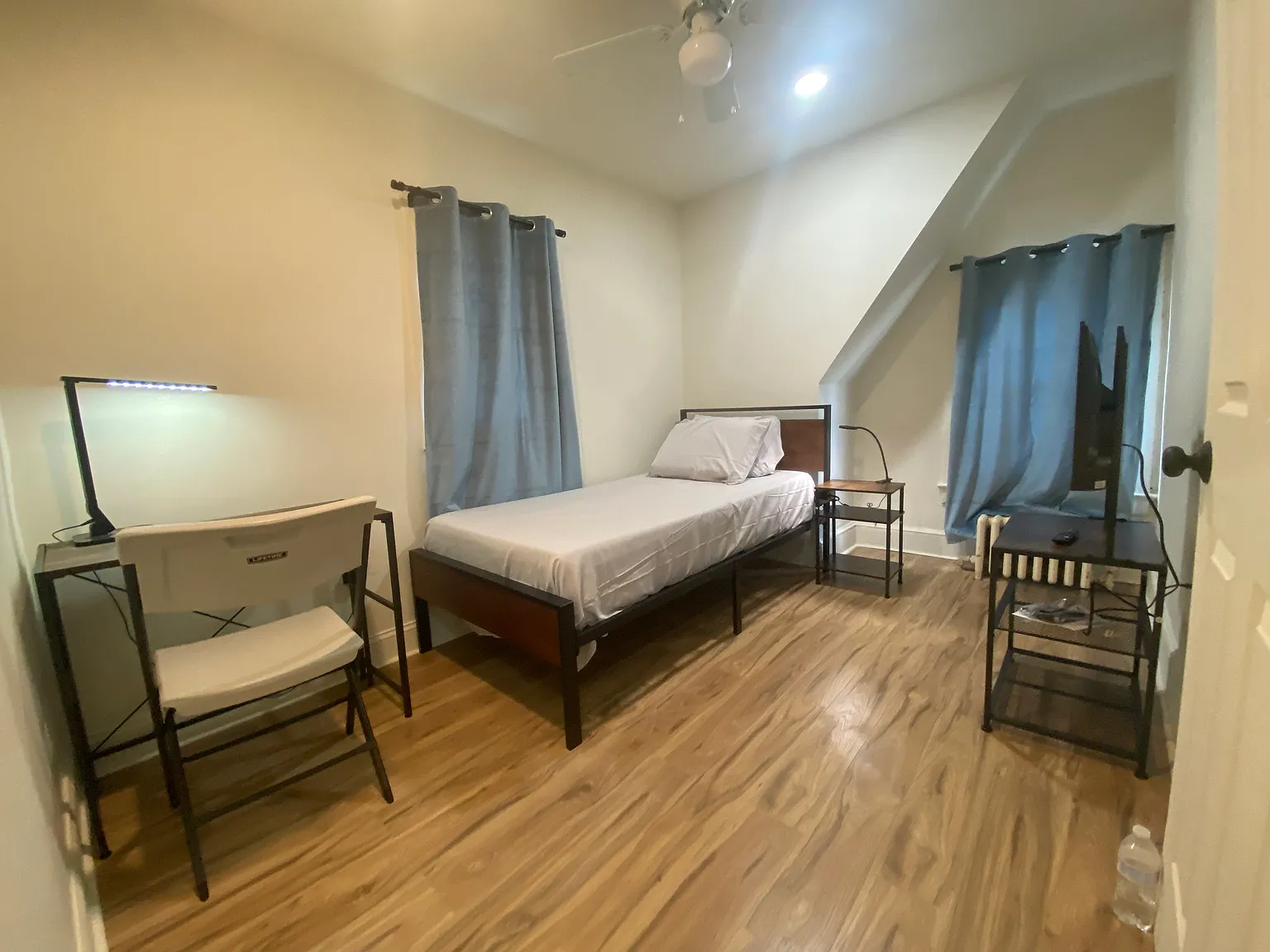 3 bed, 1326 sqft, $2,500 — Photo 2