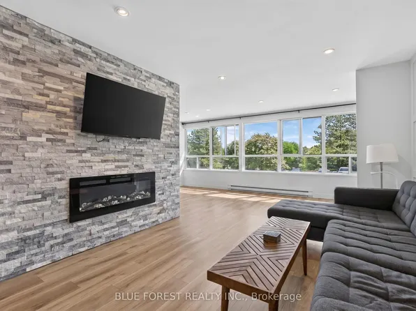 600 Grenfell Dr #202, London, ON N5X 2R8