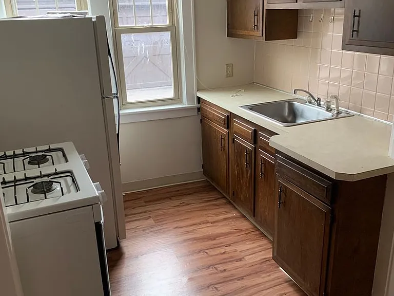 Colvin Gardens Apartments — Photo 10