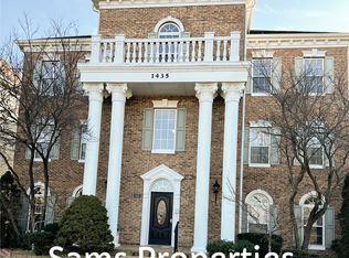 1435 Heritage Landing Dr #1-101, Saint Charles, MO 63303