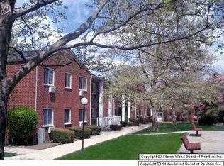 27 Gadsen Pl APT 1E, Staten Island, NY 10314