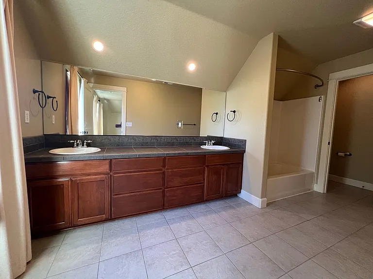 3016 Hazel Ave — Photo 6