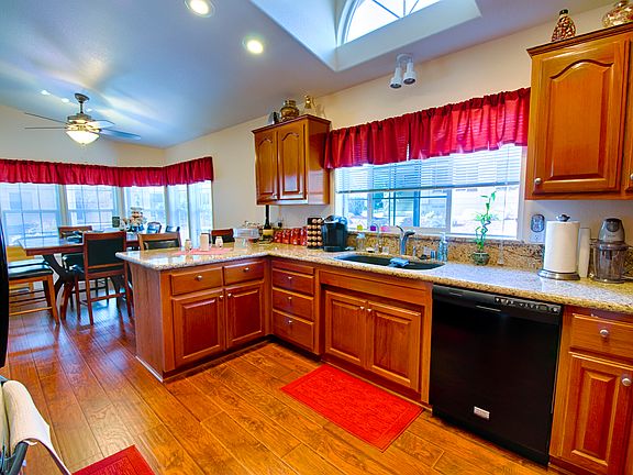 3rd image of 8975 Lawrence Welk Dr Space 277