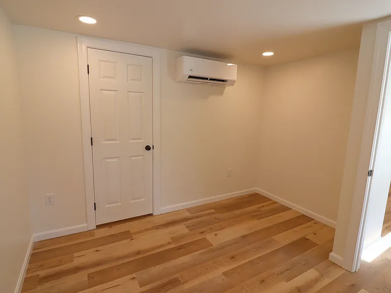 293 E Main St #5 — Photo 12
