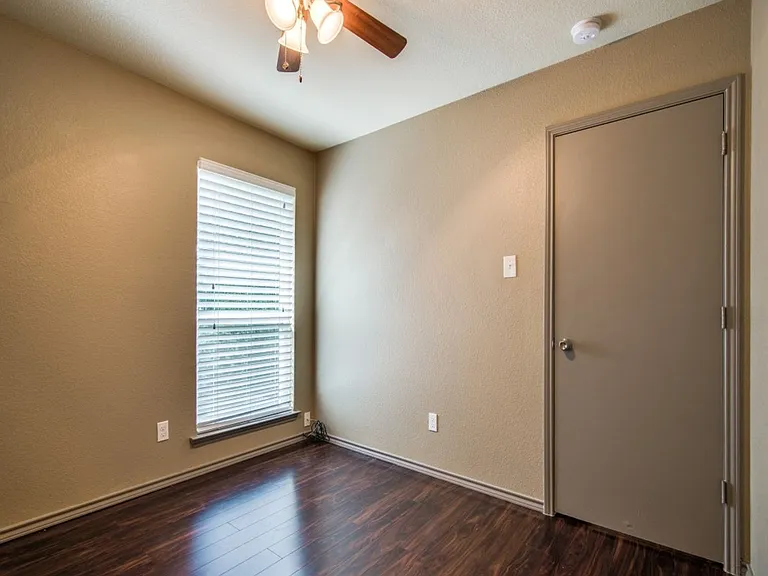 7716-7718 Sable Ln — Photo 14